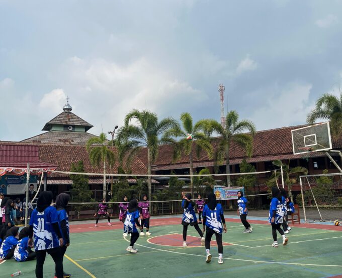 Pertandingan Persahabatan Voli Putra dan Putri Antara SMPN 1 Cijeungjing & SMPN 2 Cijeungjing